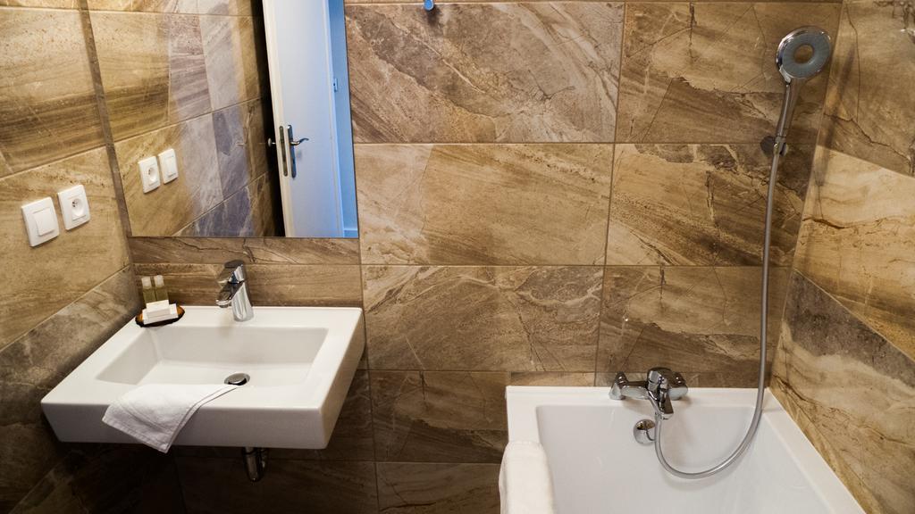 A7 Apartments Komárno Eksteriør bilde